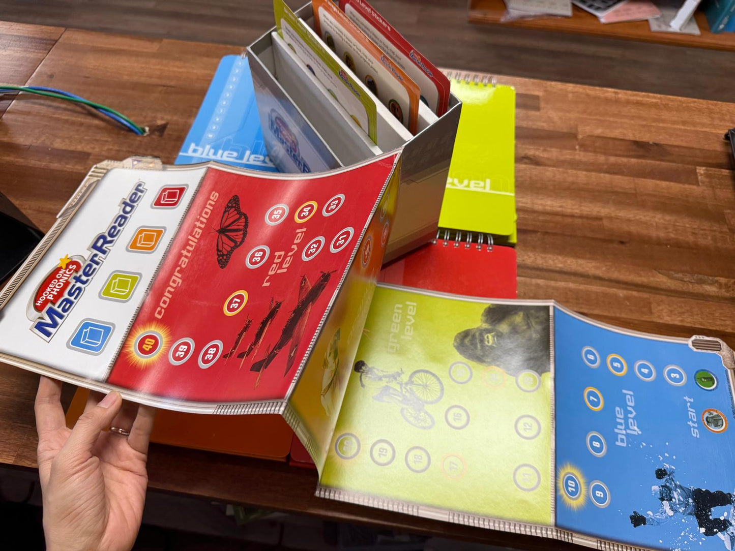 Hooked on Phonics MasterReader SET - CONDITION Good