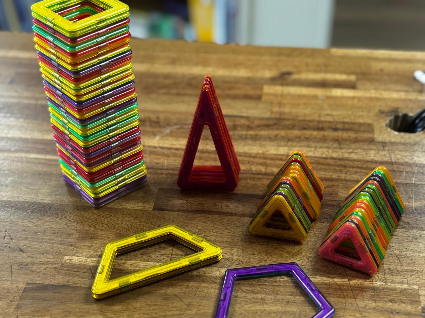 Lot of 67 Pieces Magna Tiles Magnetic Shapes Building Toys