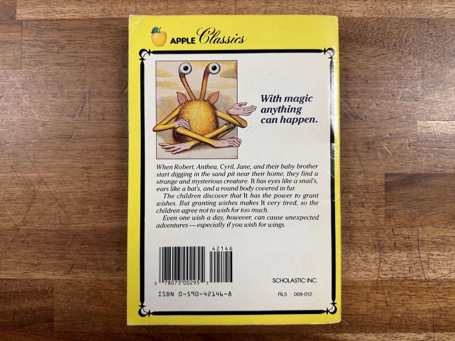Five Children and It - Edith Nesbit, Apple Classics (Good)