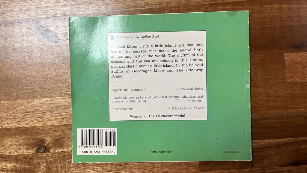 The Little Island (Blue Ribbon) - G. MacDonald & L. Weisgard