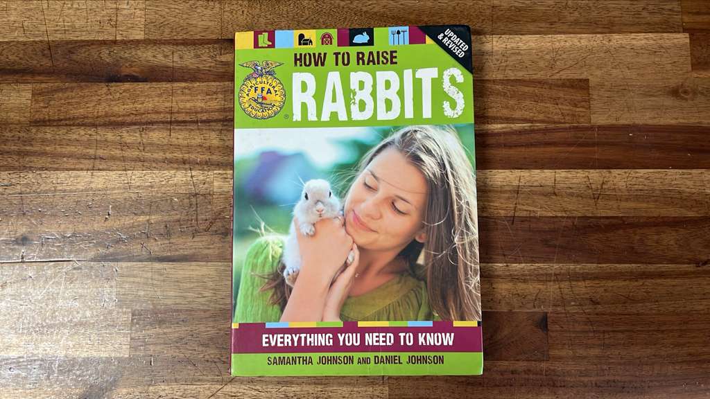 Voyageur Press, How to raise rabbits, everything you need to know