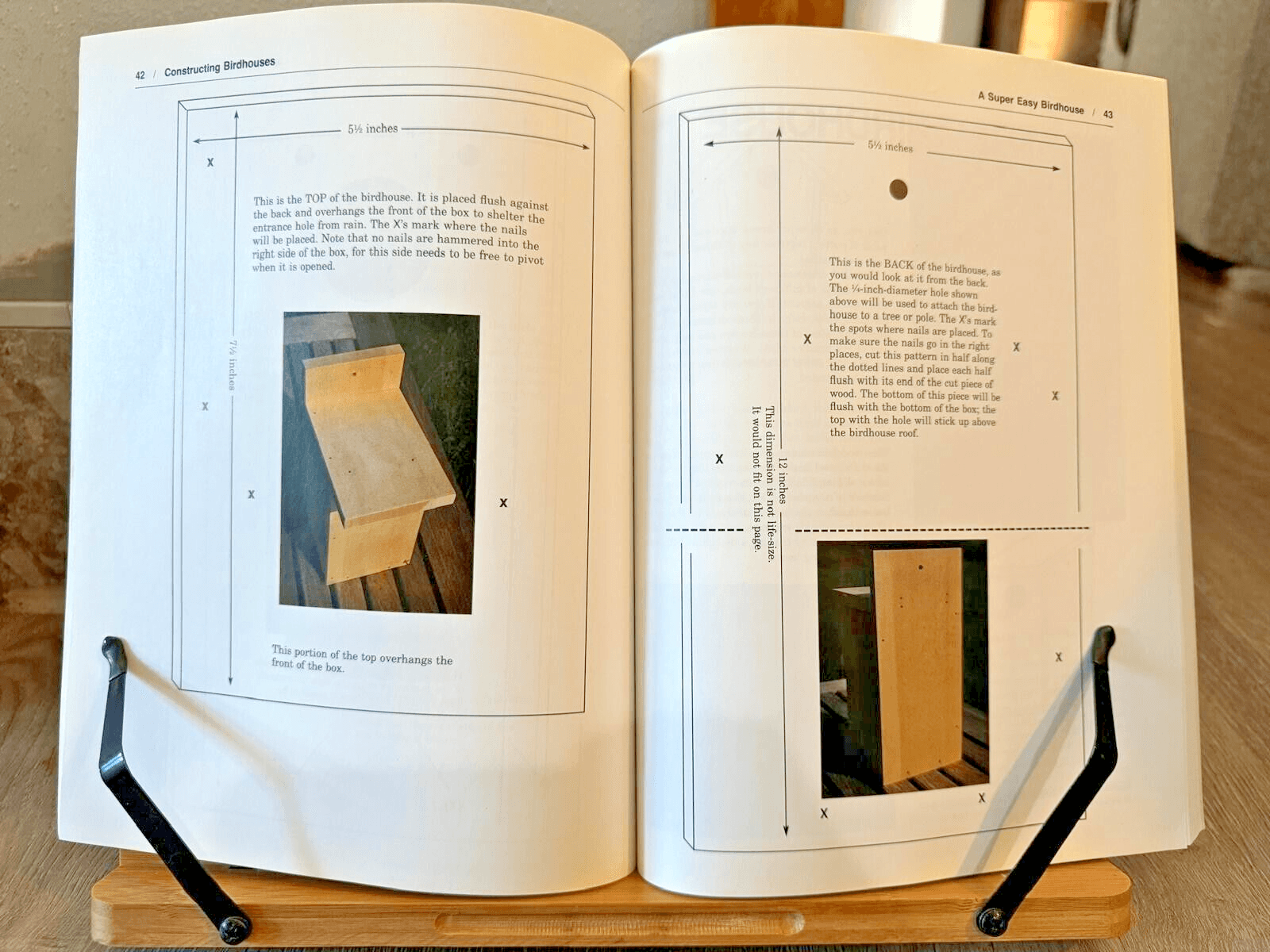 The Complete Birdhouse Book: The Easy Guide to Attracting Nesting Birds