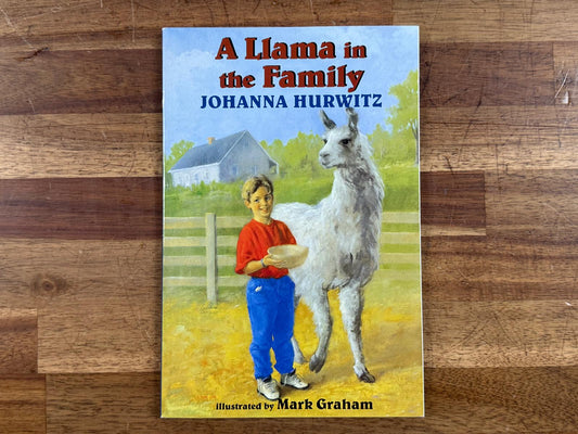 A Llama in the Family - Johanna Hurwitz, Avyx (VG)