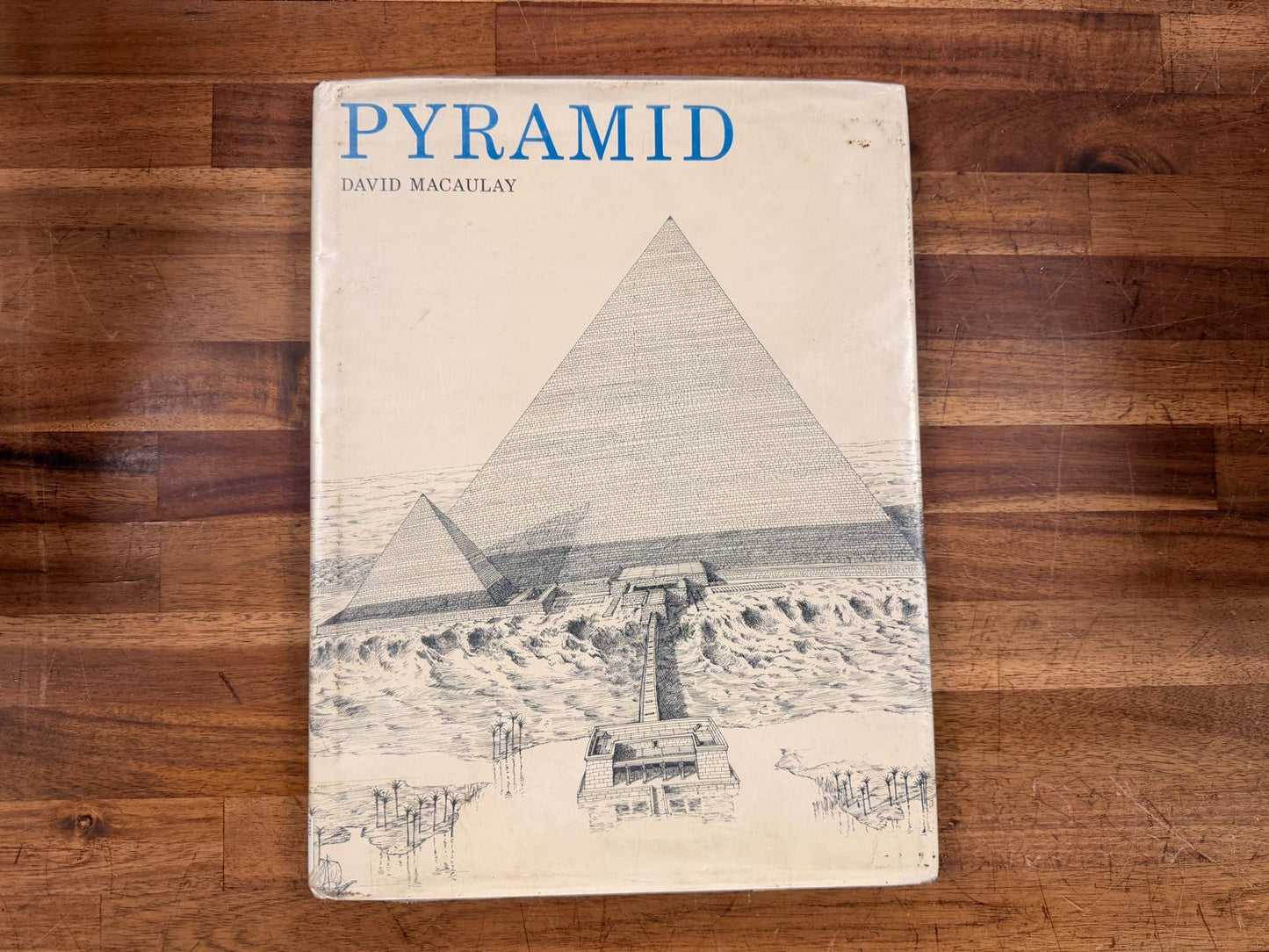 Pyramid by David Macaulay