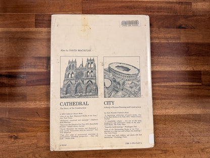 Pyramid by David Macaulay