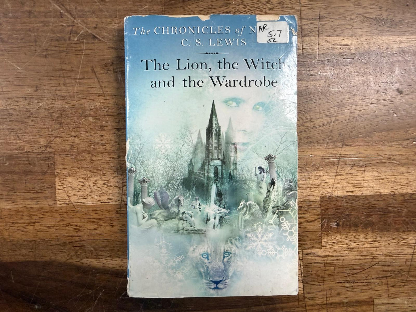 The Lion, the Witch & the Wardrobe (Chronicles of Narnia)
