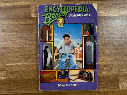 Encyclopedia Brown Finds the Clues - Donald J. Sobol