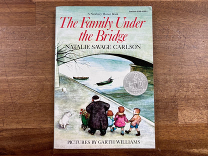 The Family Under the Bridge by Natalie Savage Carlson PB — front cover