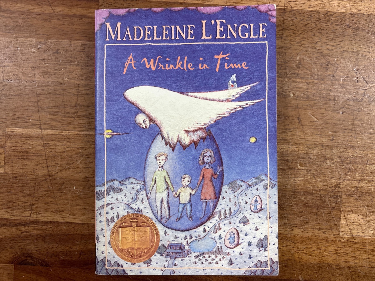 A Wrinkle in Time by Madeleine L'Engle Commemorative Ed — front cover