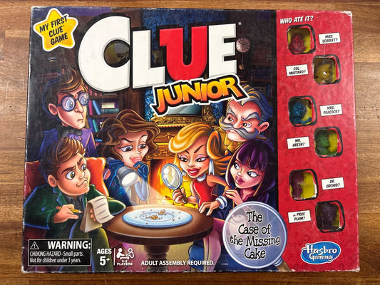 Clue Junior: the Case of the Missing Cake Board Game — front cover