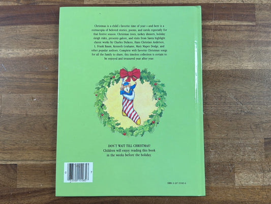 The Golden Christmas Treasury: 25 Stories, Poems & Carols