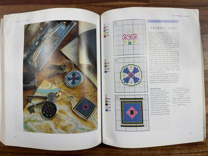 Craft School: Over 90 Step-by-Step Craft Projects (Hamlyn)