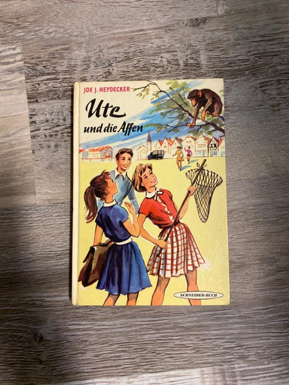 Ute Und Die Affen by Joe J. Heydecker