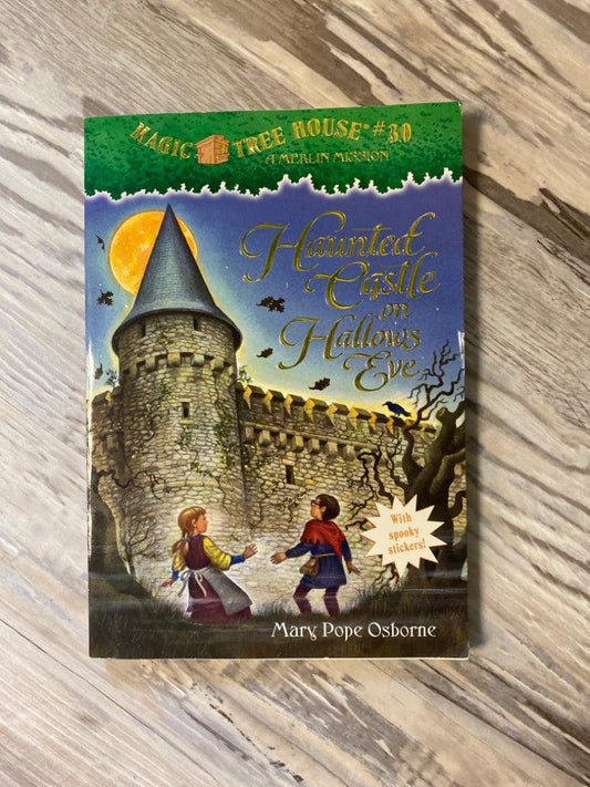 Magic Tree House Merlin Missons #30 Haunted Castle on Hallows Eve