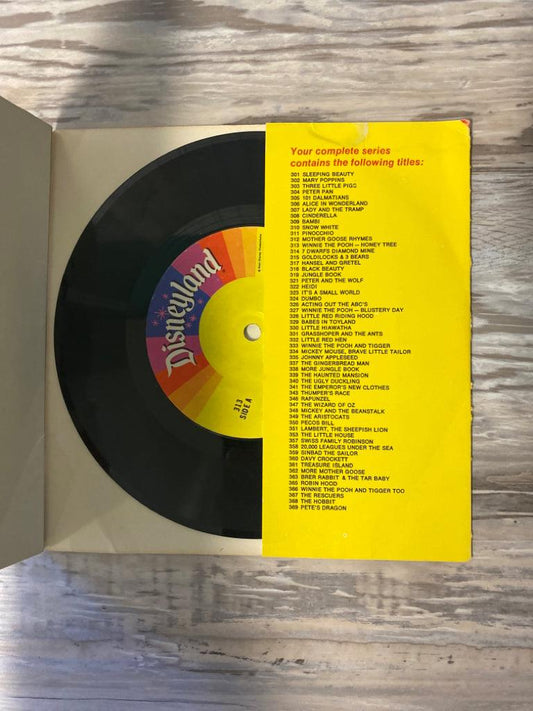 Walt Disney's Story of Davy Crockett, A Disneyland Record and Book